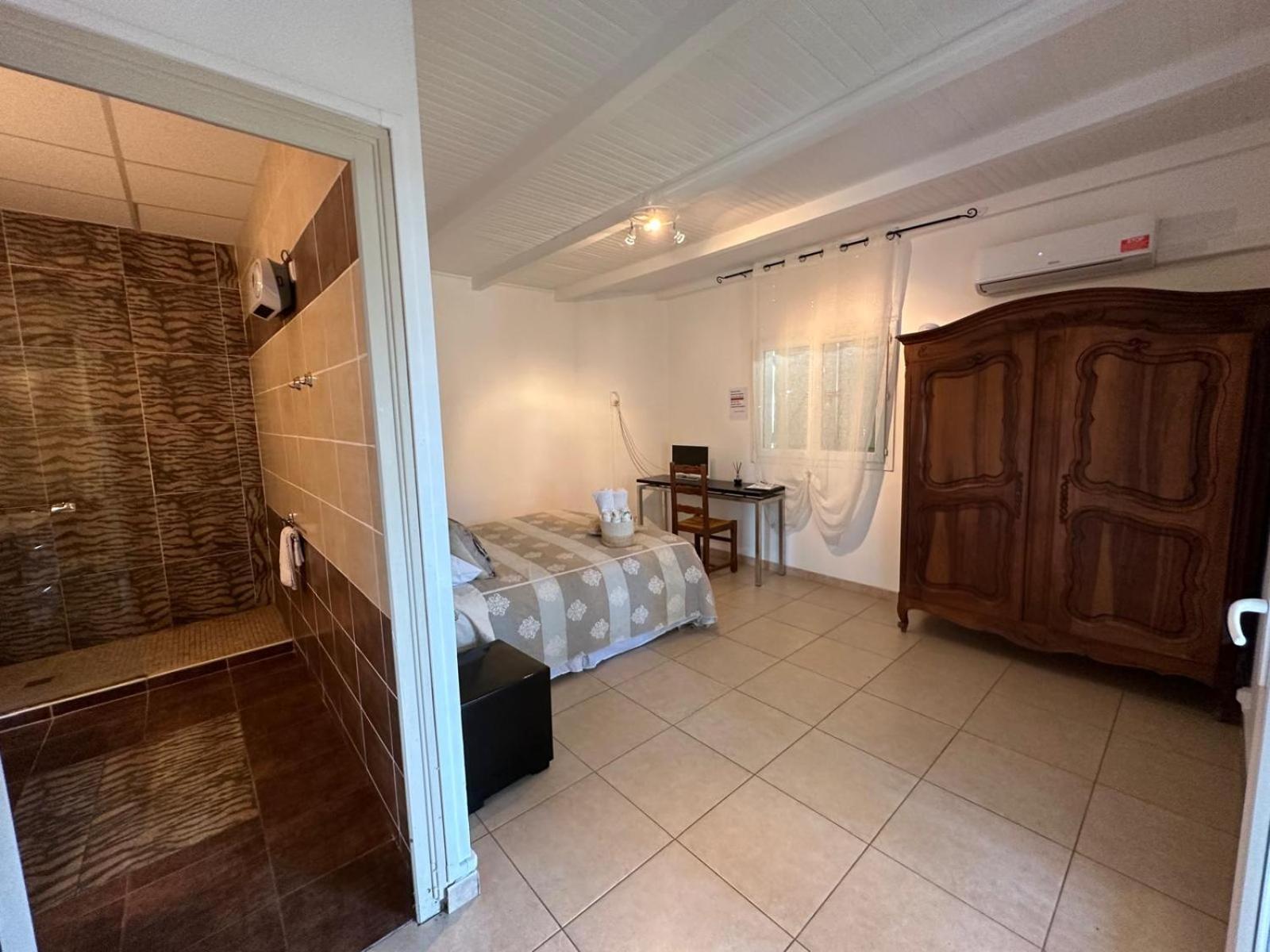 L'Hotel Du Bastier Ginasservis Екстер'єр фото