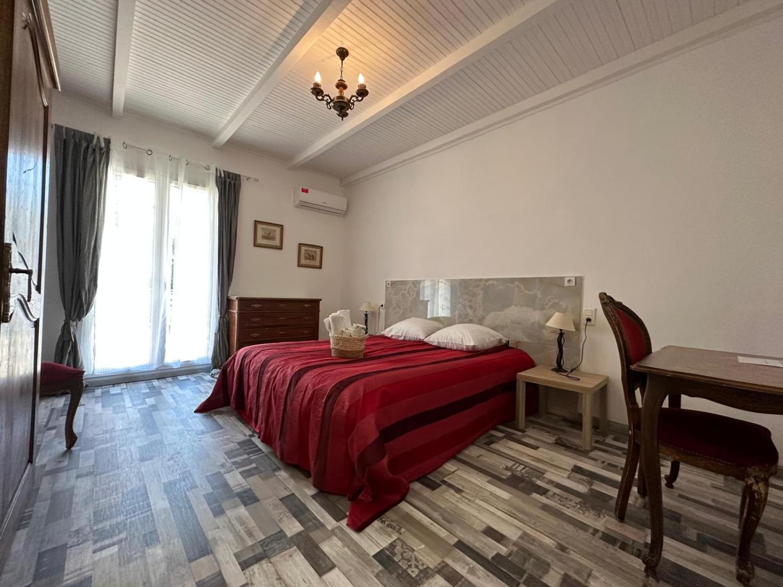 L'Hotel Du Bastier Ginasservis Екстер'єр фото